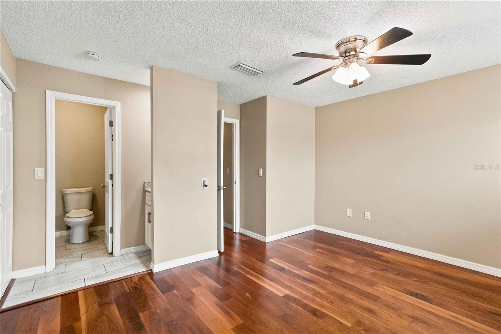 Condominium at 1006 LONGFELLOW CT, SARASOTA, photo 32 of 55