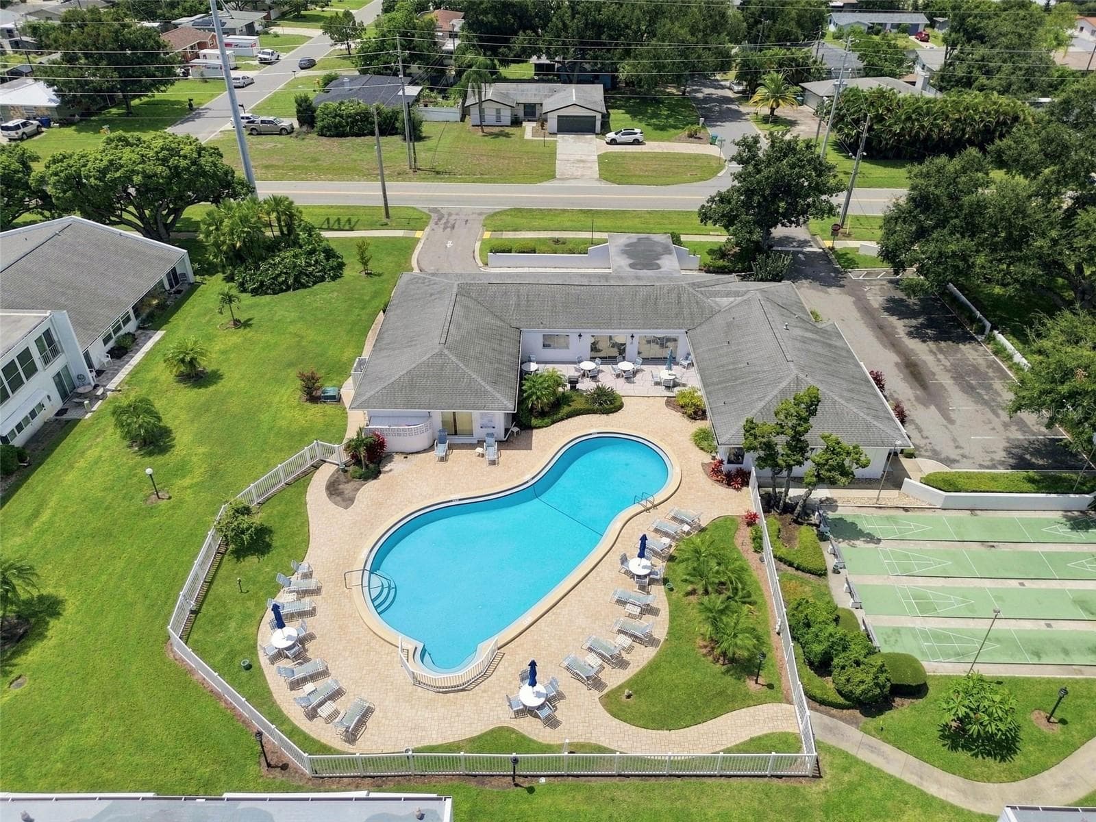 Condominium at 1655 S HIGHLAND AVE #B110, CLEARWATER, photo 4 of 100