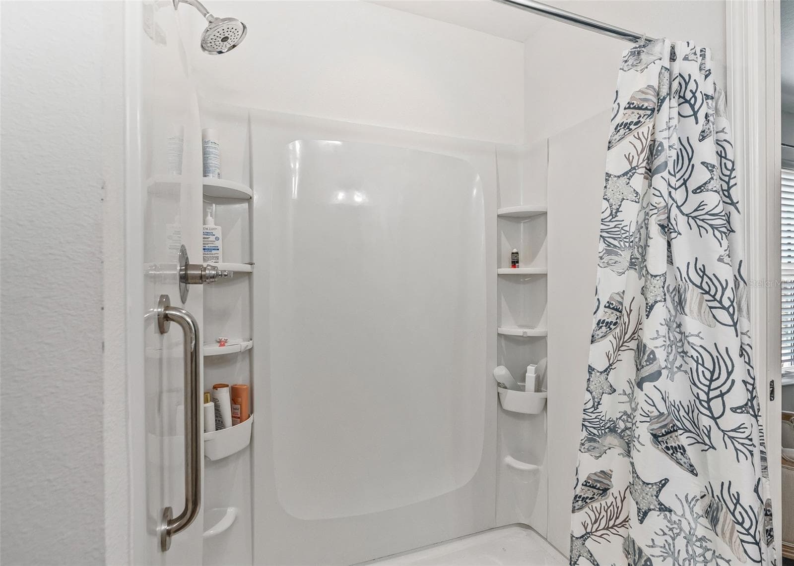 Primary Bath with Walk in Shower - 3250 SHERFINSKI AVE, THE VILLAGES
