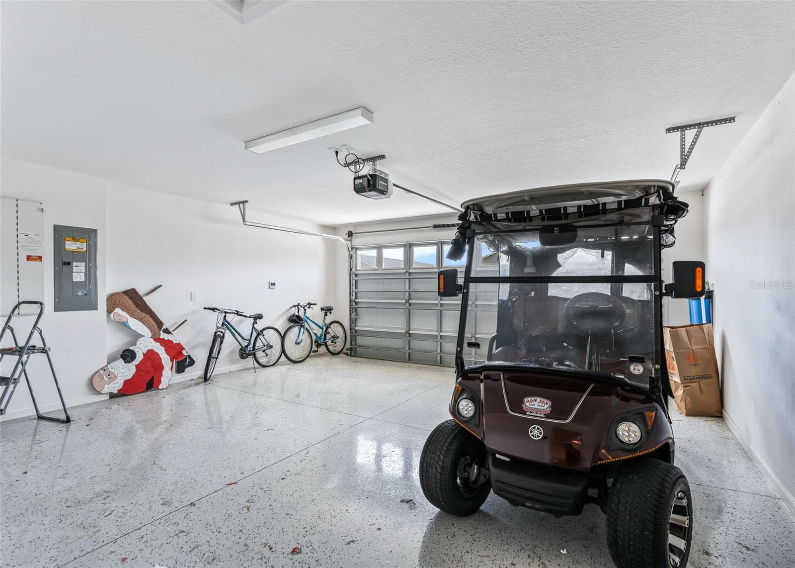 Two Car garage with Epoxy Floor - 3250 SHERFINSKI AVE, THE VILLAGES