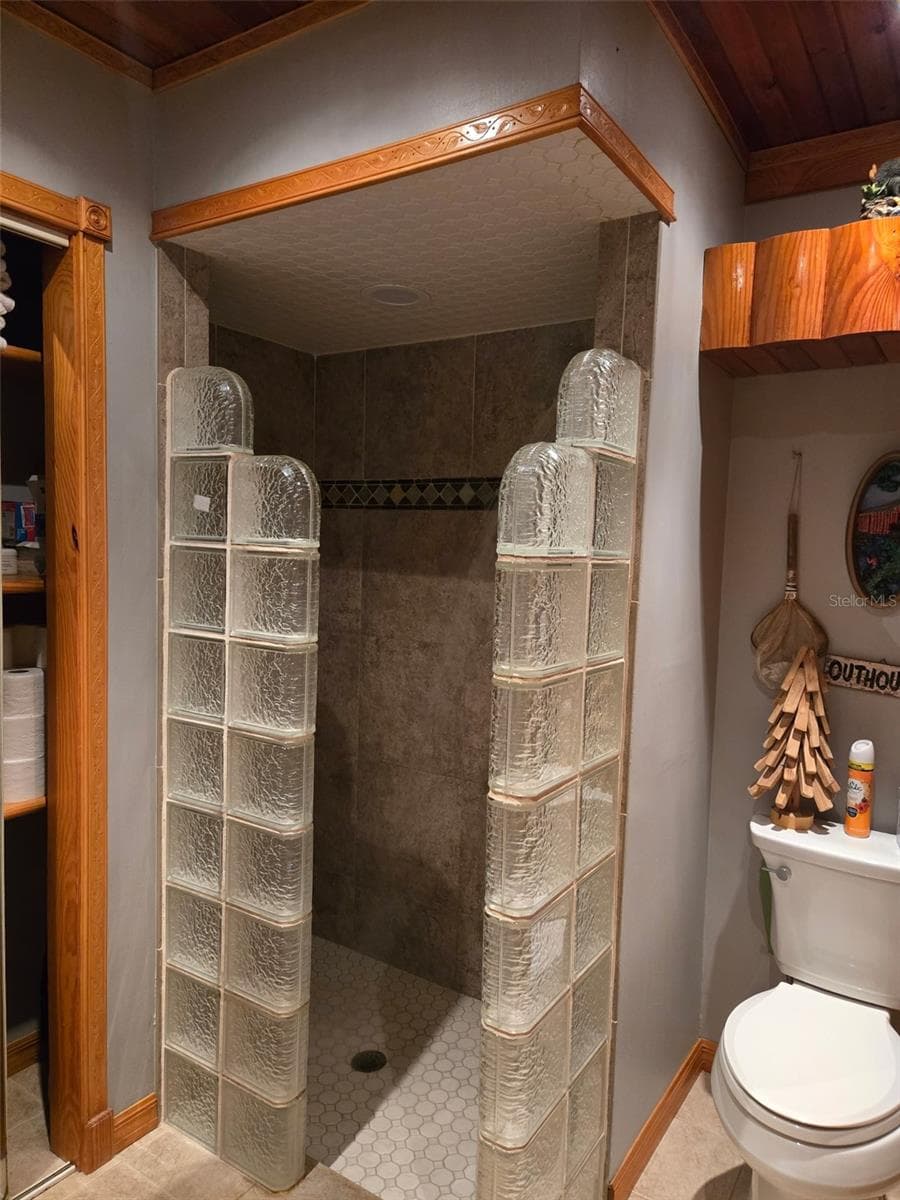 Primary Shower - 15190 LEEANN RD, SARASOTA
