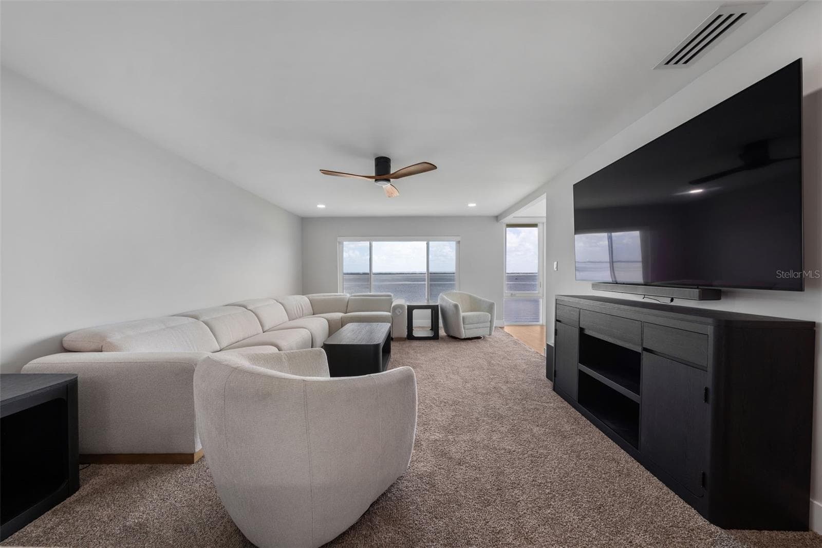 LIVING ROOM - 4800 GULF OF MEXICO DR #PH 3, LONGBOAT KEY