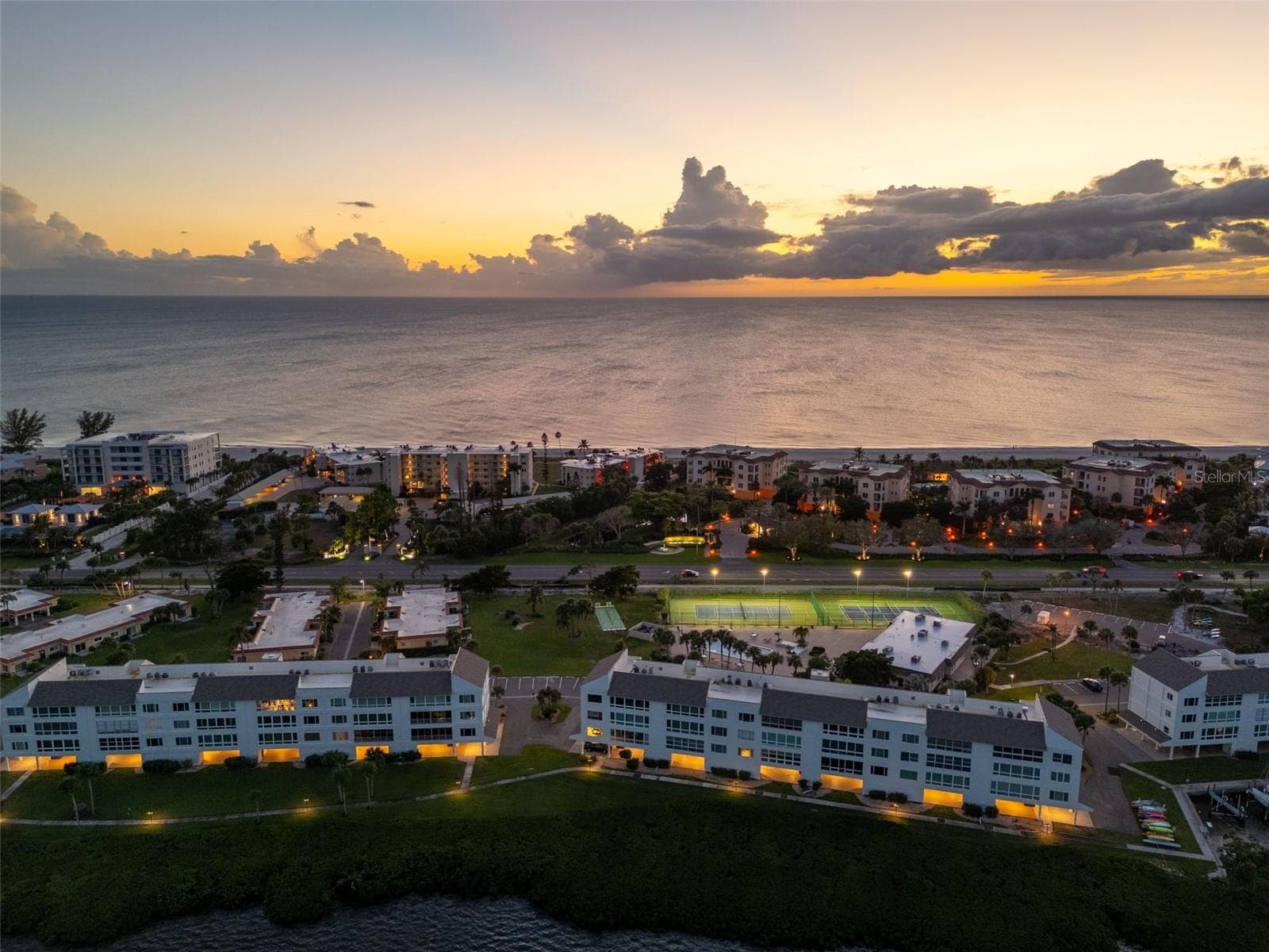 WINDWARD BAY AMENITIES - 4800 GULF OF MEXICO DR #PH 3, LONGBOAT KEY