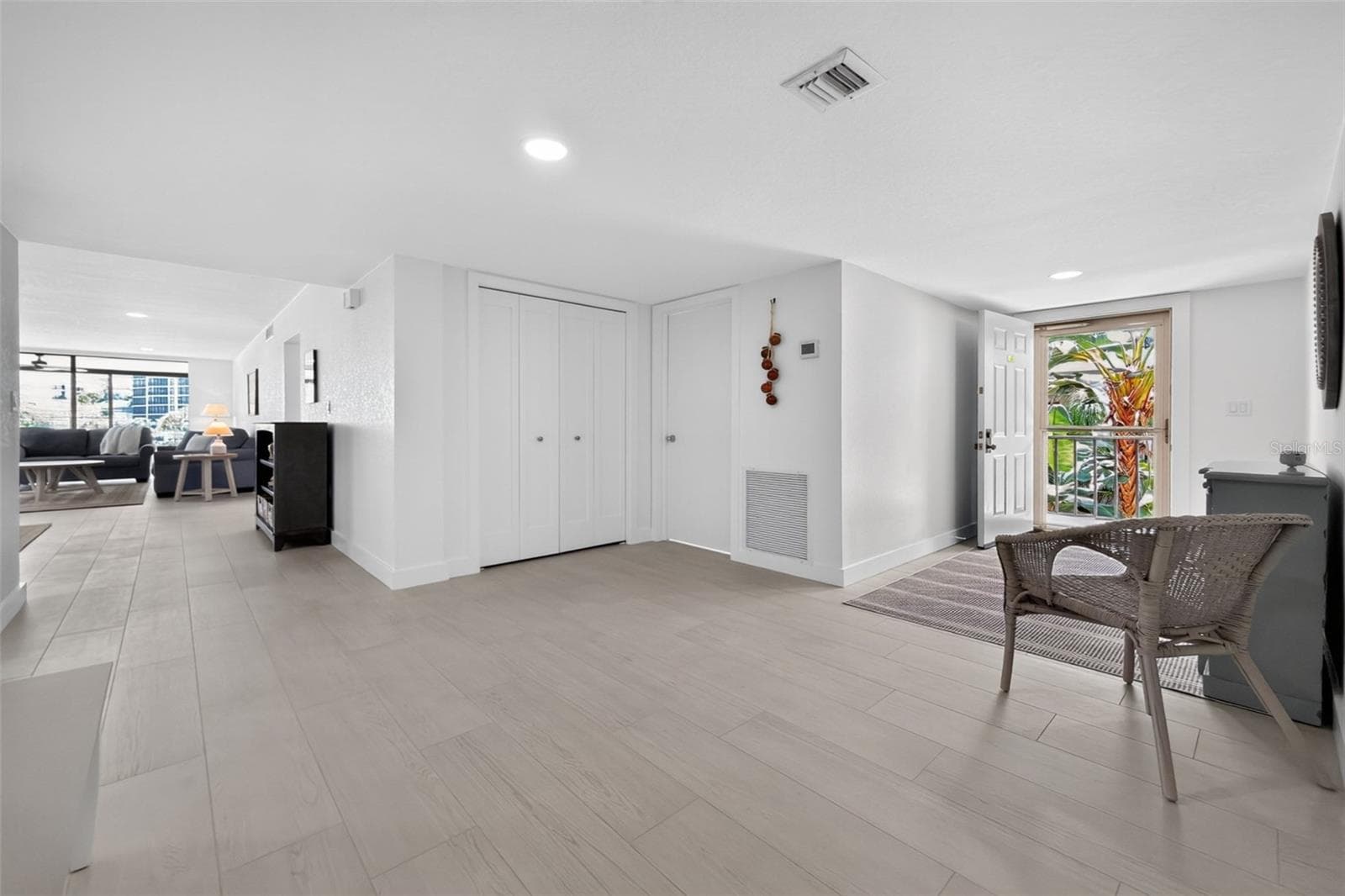 Entry - 3250 SOUTHSHORE DR #55B, PUNTA GORDA
