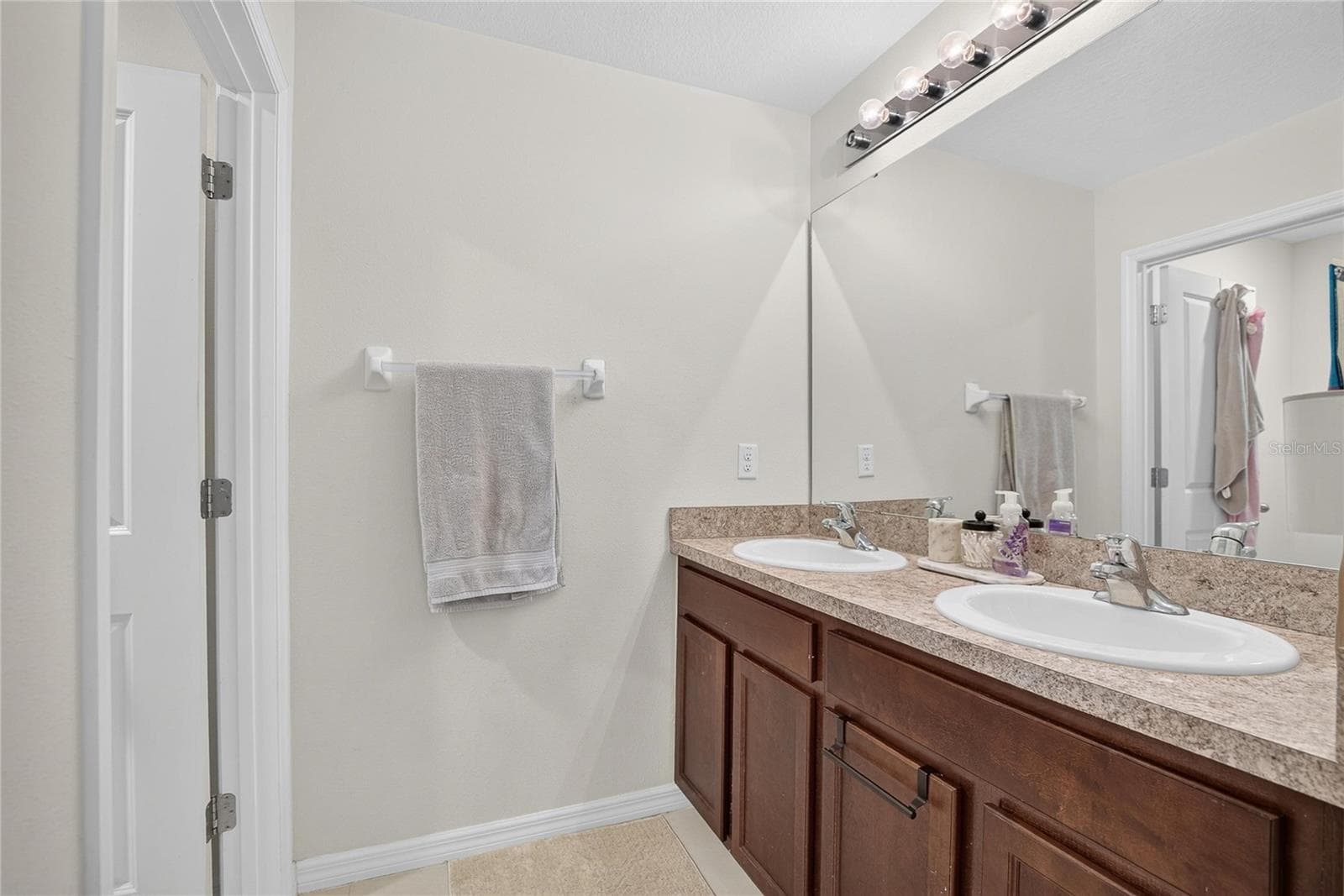 Full Bath 3 - 8219 BILSTON VILLAGE LN, GIBSONTON