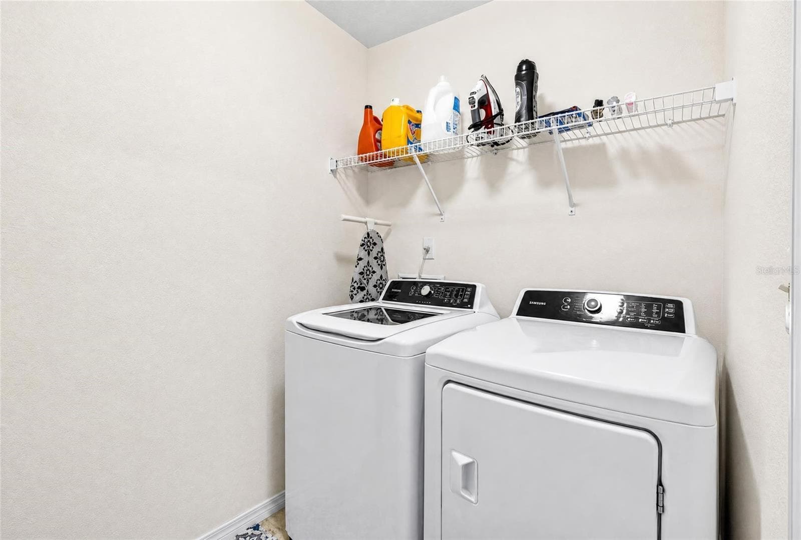 Laundry Room/Included washer and dryer - 8219 BILSTON VILLAGE LN, GIBSONTON