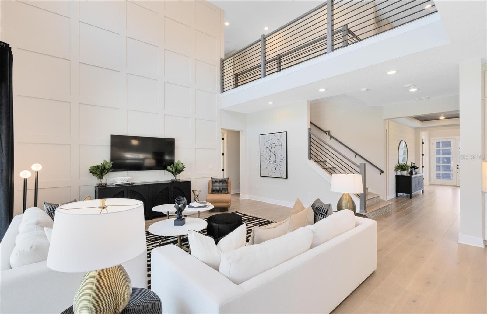 Actual home photo. Colors, finishes, textures and options may appear differently in person due to variations in monitors and viewing devices. - 16920 LONE OAK CIRCLE, ORLANDO