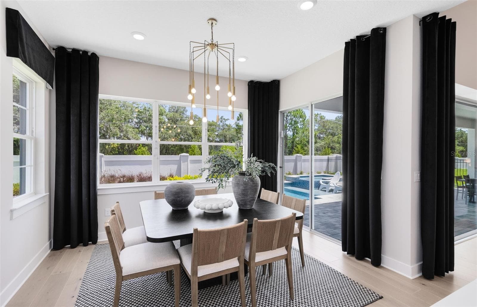 Actual home photo. Colors, finishes, textures and options may appear differently in person due to variations in monitors and viewing devices. - 16920 LONE OAK CIRCLE, ORLANDO