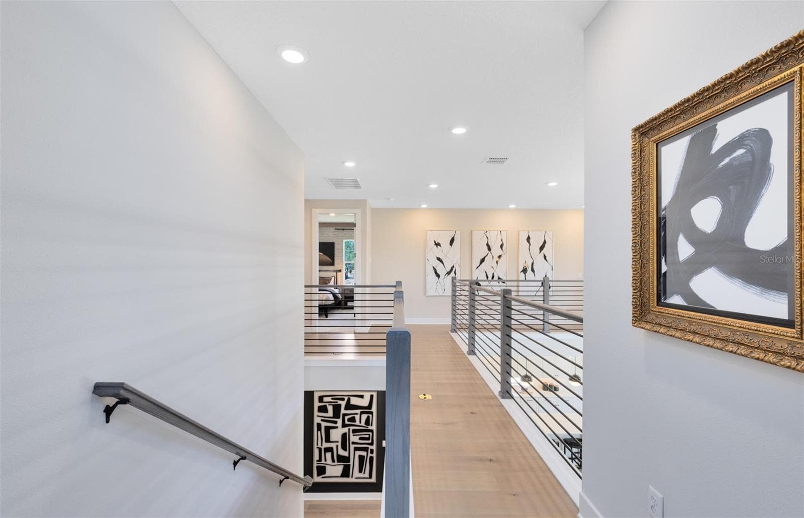 Actual home photo. Colors, finishes, textures and options may appear differently in person due to variations in monitors and viewing devices. - 16920 LONE OAK CIRCLE, ORLANDO