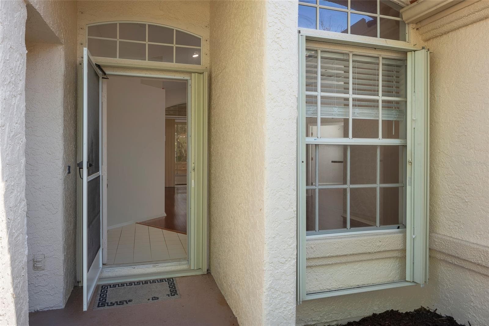 Villa at 717 LIGHTHOUSE DR, TARPON SPRINGS, photo 5 of 29