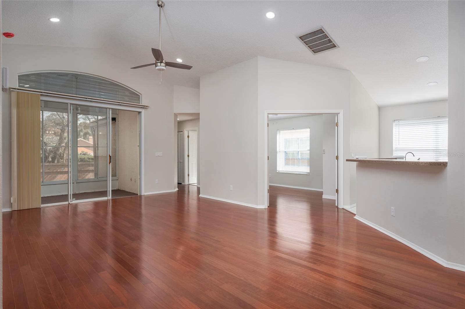 Villa at 717 LIGHTHOUSE DR, TARPON SPRINGS, photo 8 of 29