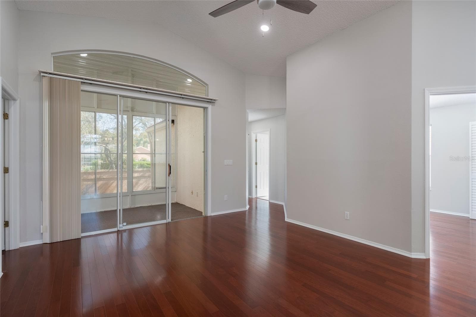 Villa at 717 LIGHTHOUSE DR, TARPON SPRINGS, photo 9 of 29