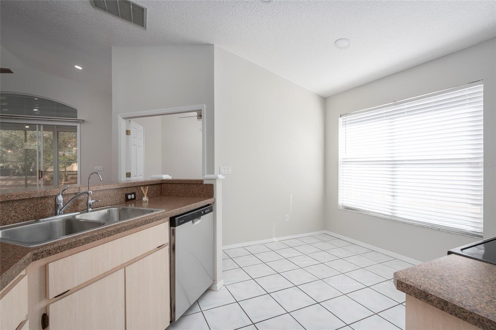 Villa at 717 LIGHTHOUSE DR, TARPON SPRINGS, photo 13 of 29