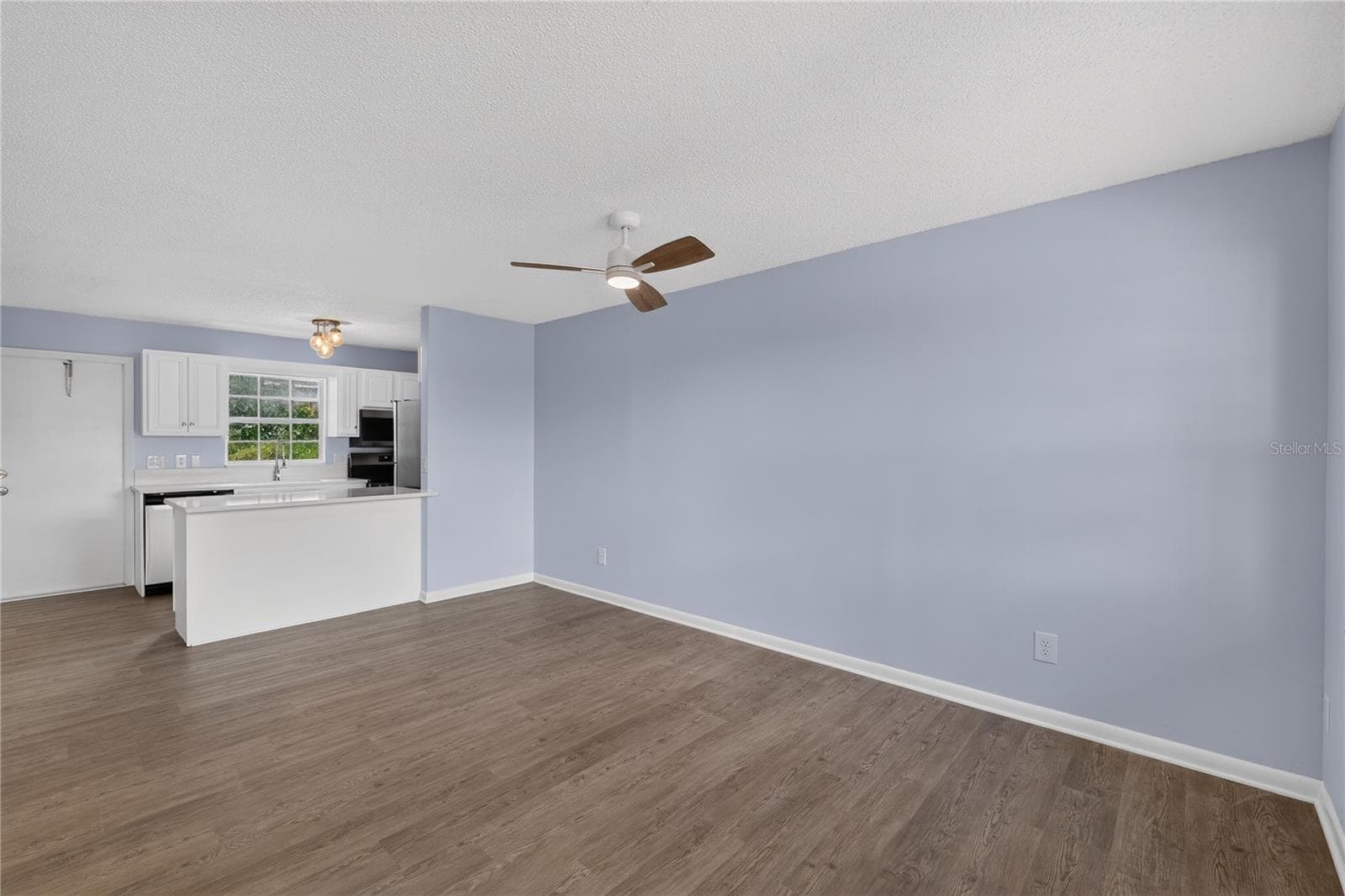 Single Family Residence at 1432 THOUSAND ROSES DR S, LAKE WALES, photo 2 of 15