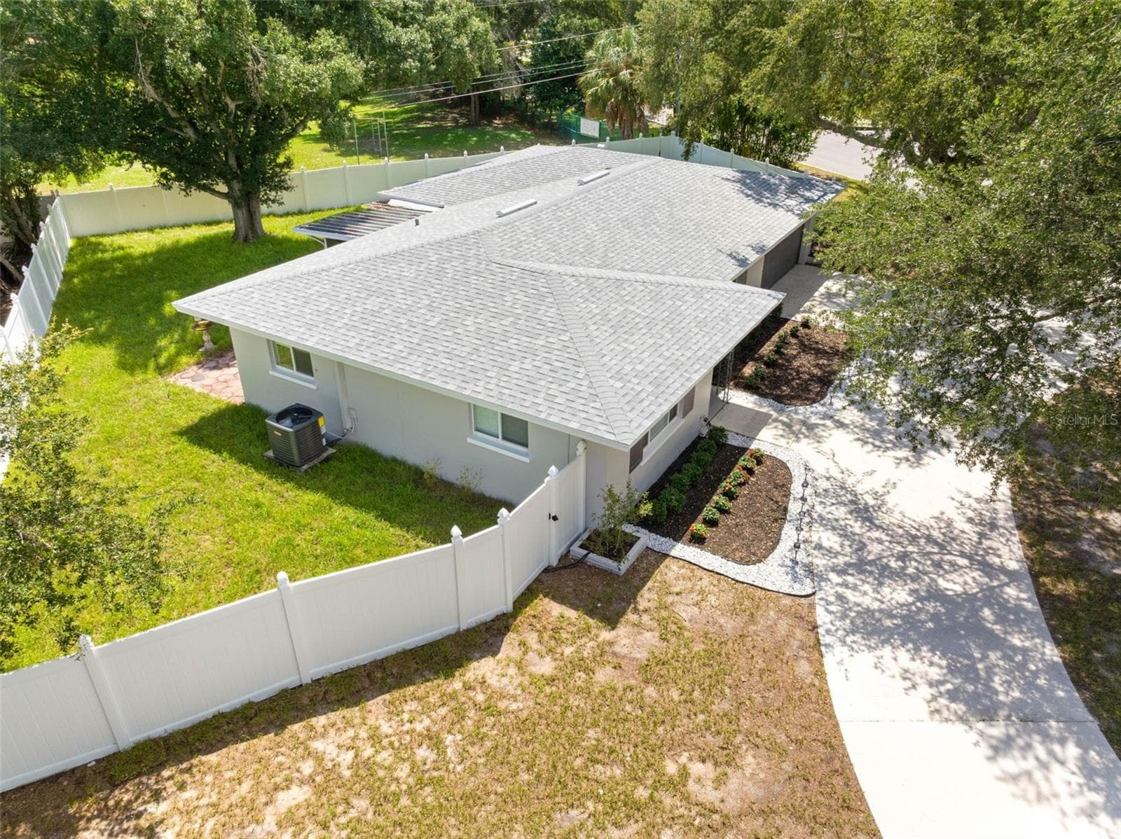 Single Family Residence at 1601 HARDWOOD DR, CLEARWATER, photo 35 of 38