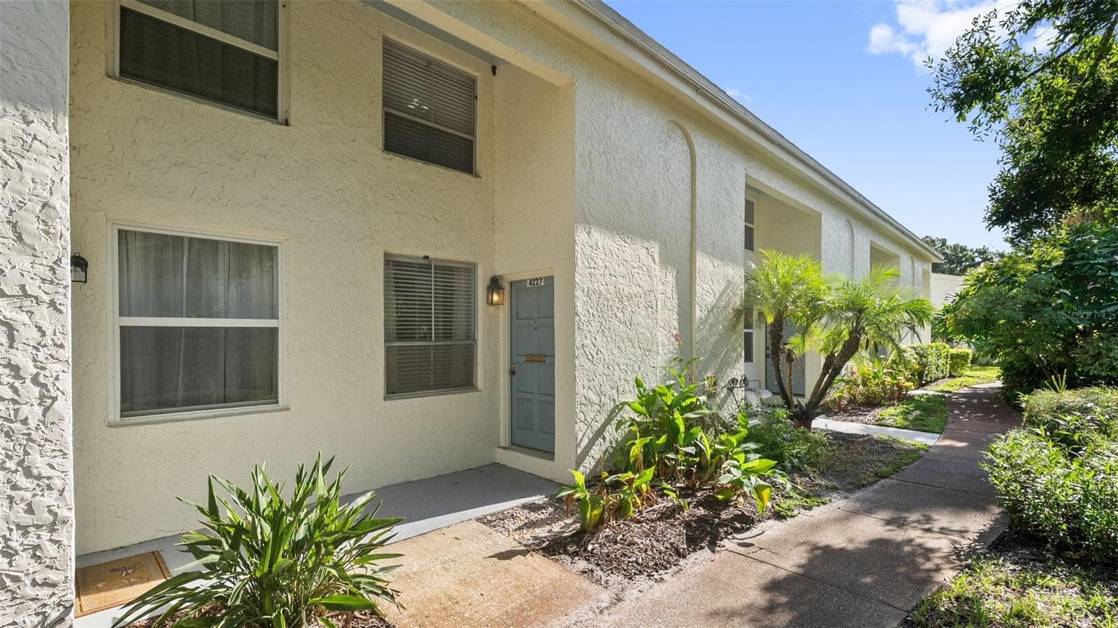 4227 LA PALMA CT