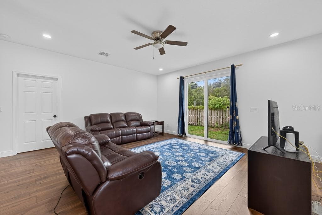 Single Family Residence at 8118 N SEMMES ST, TAMPA, photo 8 of 42