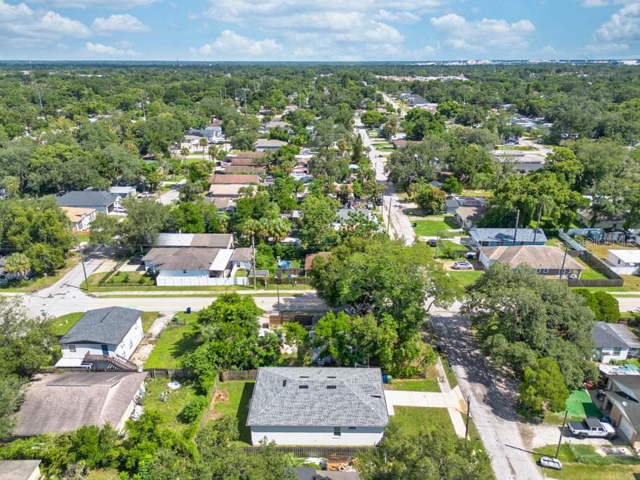 Single Family Residence at 8118 N SEMMES ST, TAMPA, photo 40 of 42