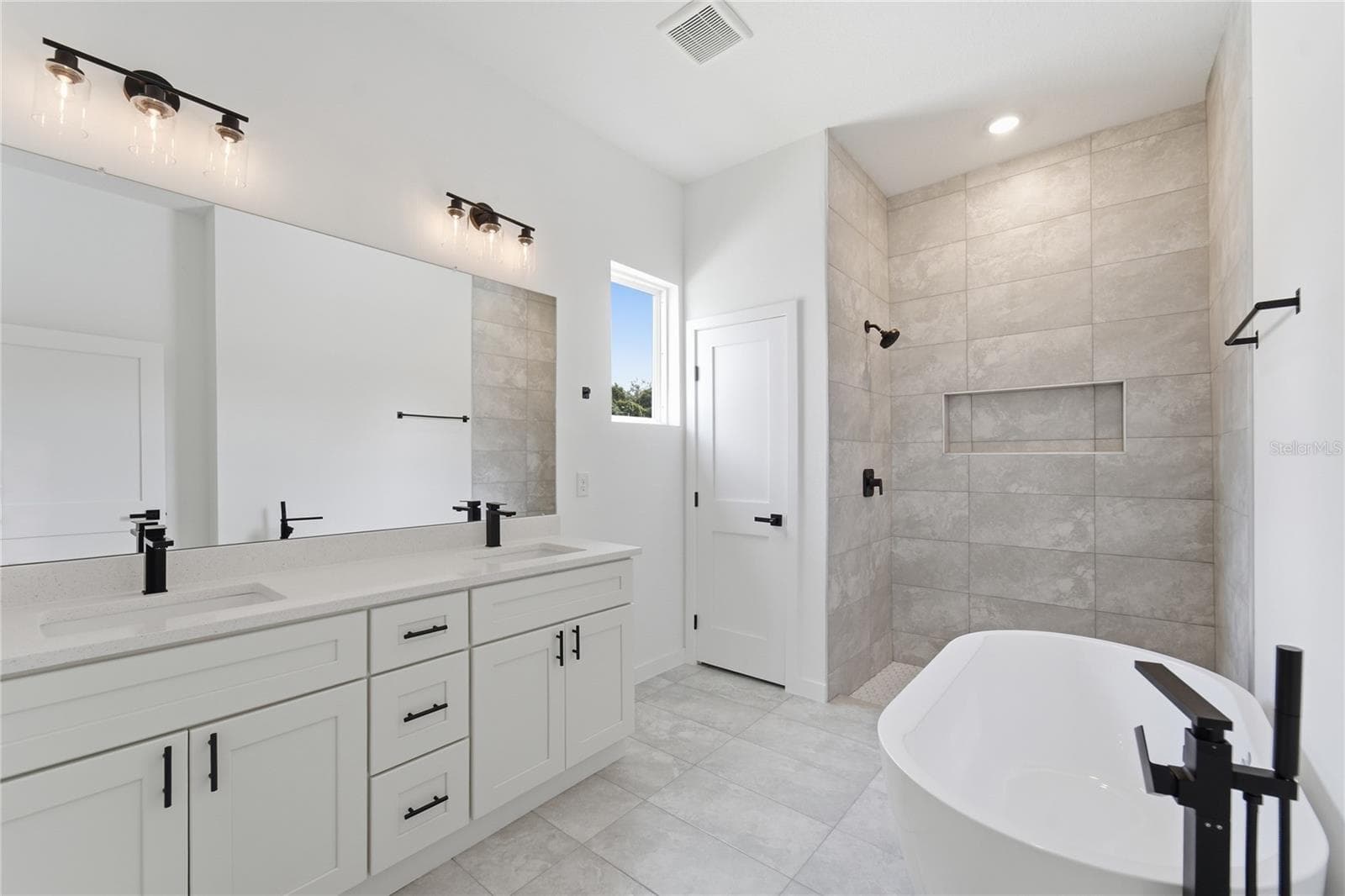 Single Family Residence at 308 MARION OAKS CRSE, OCALA, photo 16 of 42