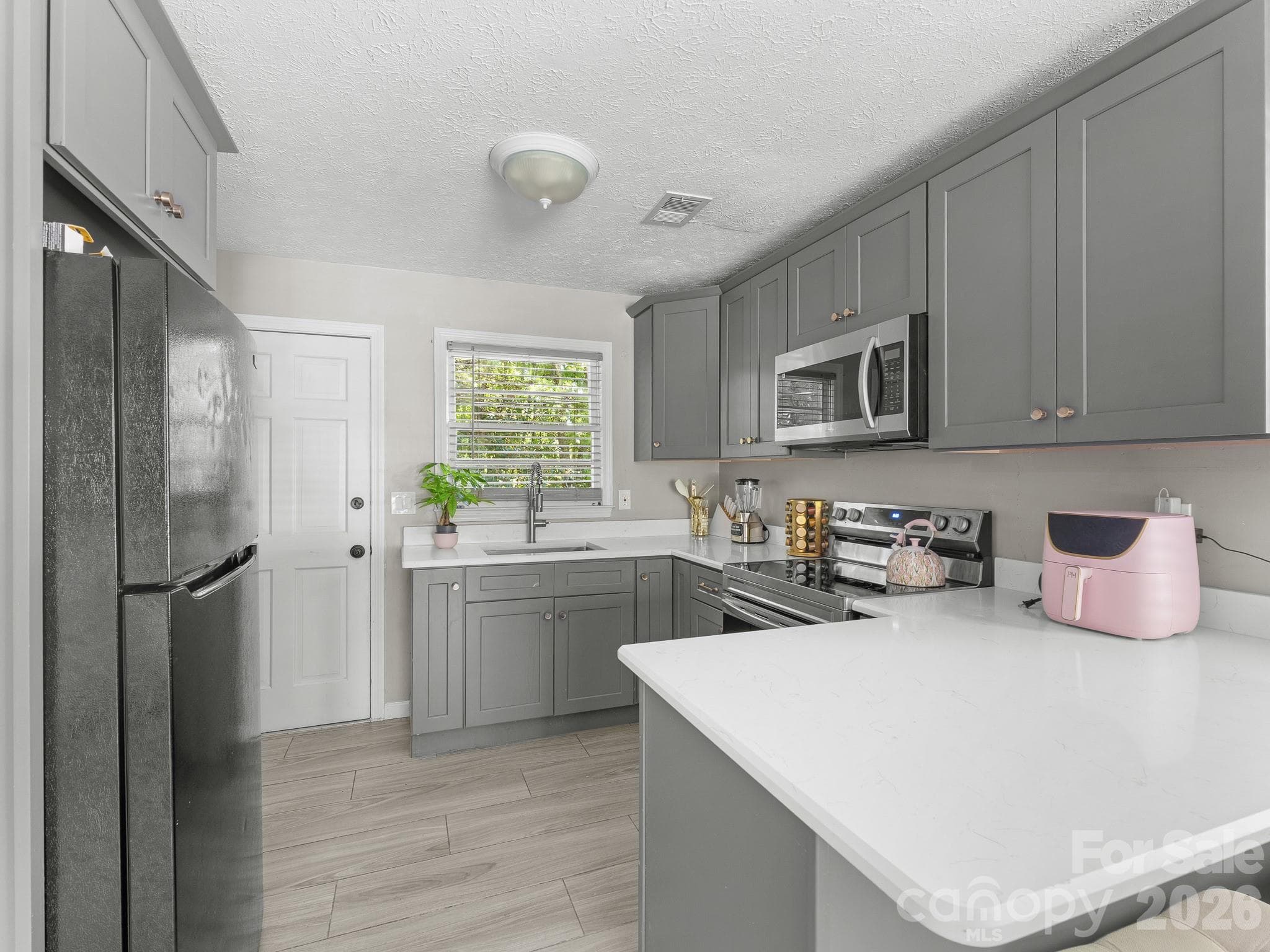 Unit 1 Kitchen - 71 Harvey Osteen Road, Zirconia