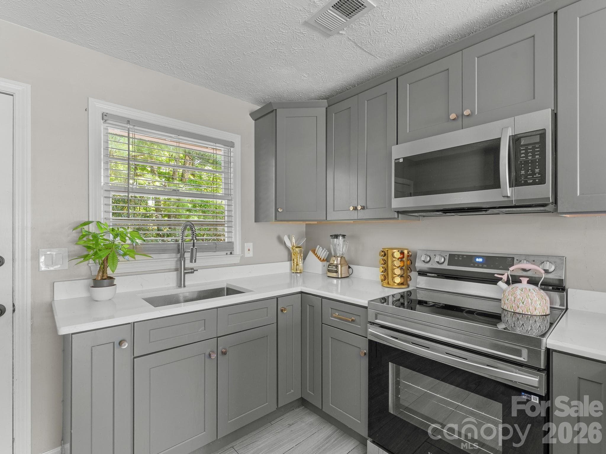 Unit 1 Kitchen - 71 Harvey Osteen Road, Zirconia