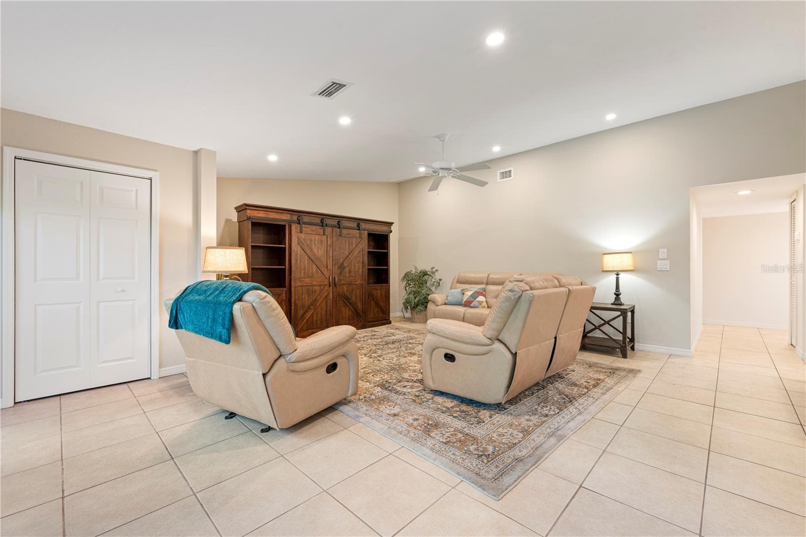 Condominium at 2756 CLUBHOUSE DR #202, SARASOTA, photo 5 of 34