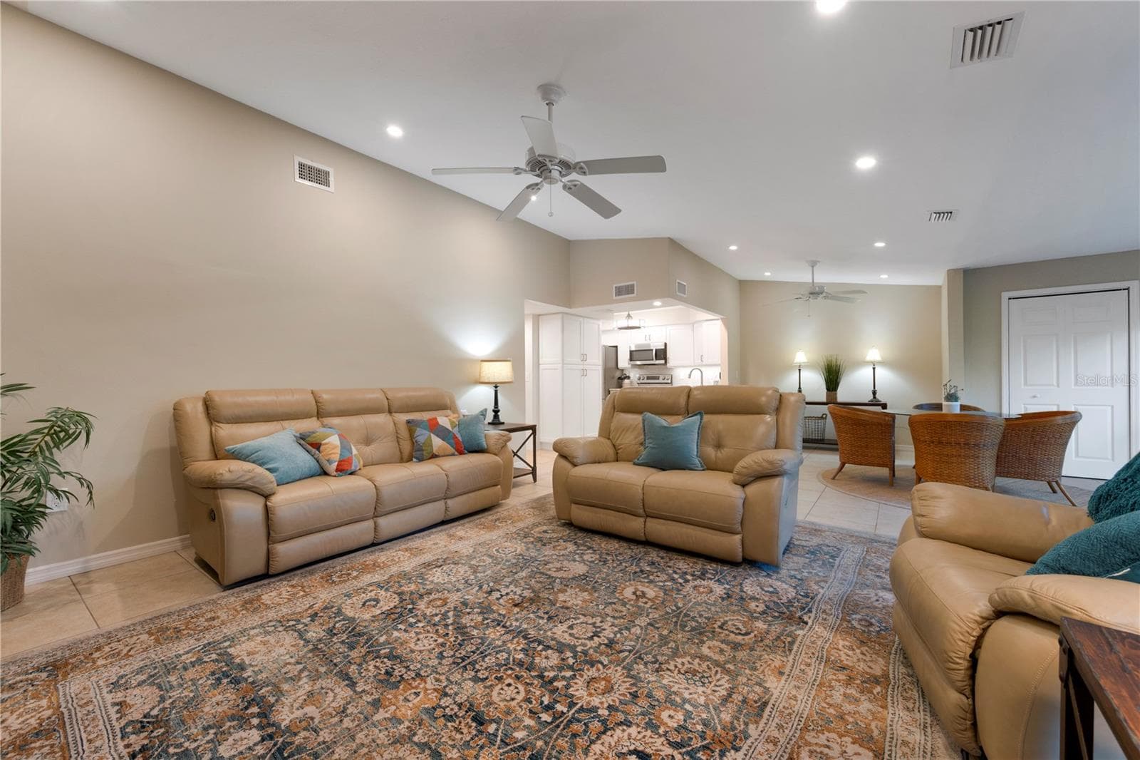 Condominium at 2756 CLUBHOUSE DR #202, SARASOTA, photo 8 of 34