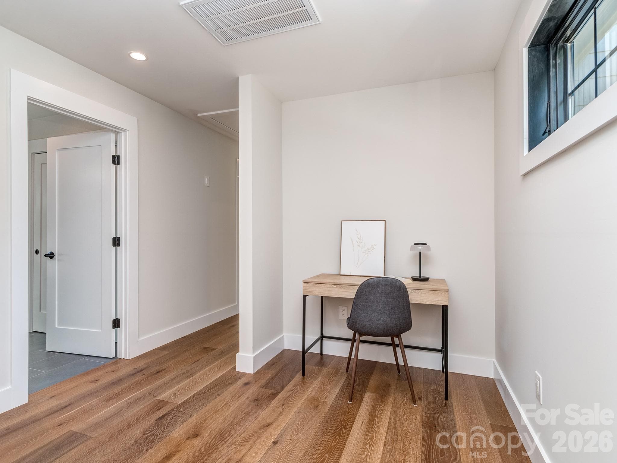 Second floor work space - 4899 Moonlite Bay Drive, Sherrills Ford