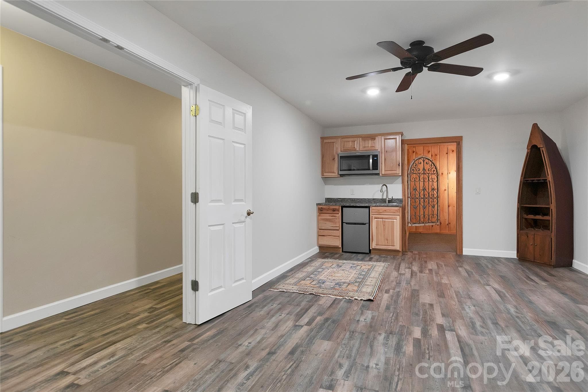 Family room with wet bar - 157 Kawani Lane, Brevard
