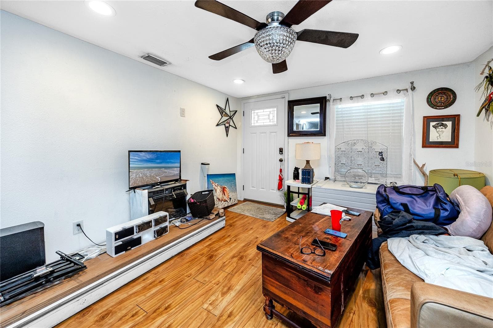 Single Family Residence at 1250 LAKEVIEW RD, CLEARWATER, photo 3 of 42