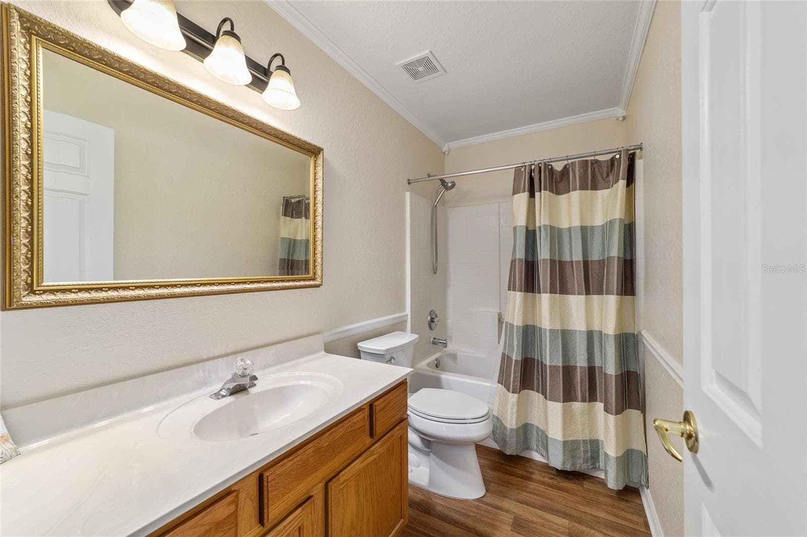 GUEST BATH - 11283 SW 139TH PL, DUNNELLON