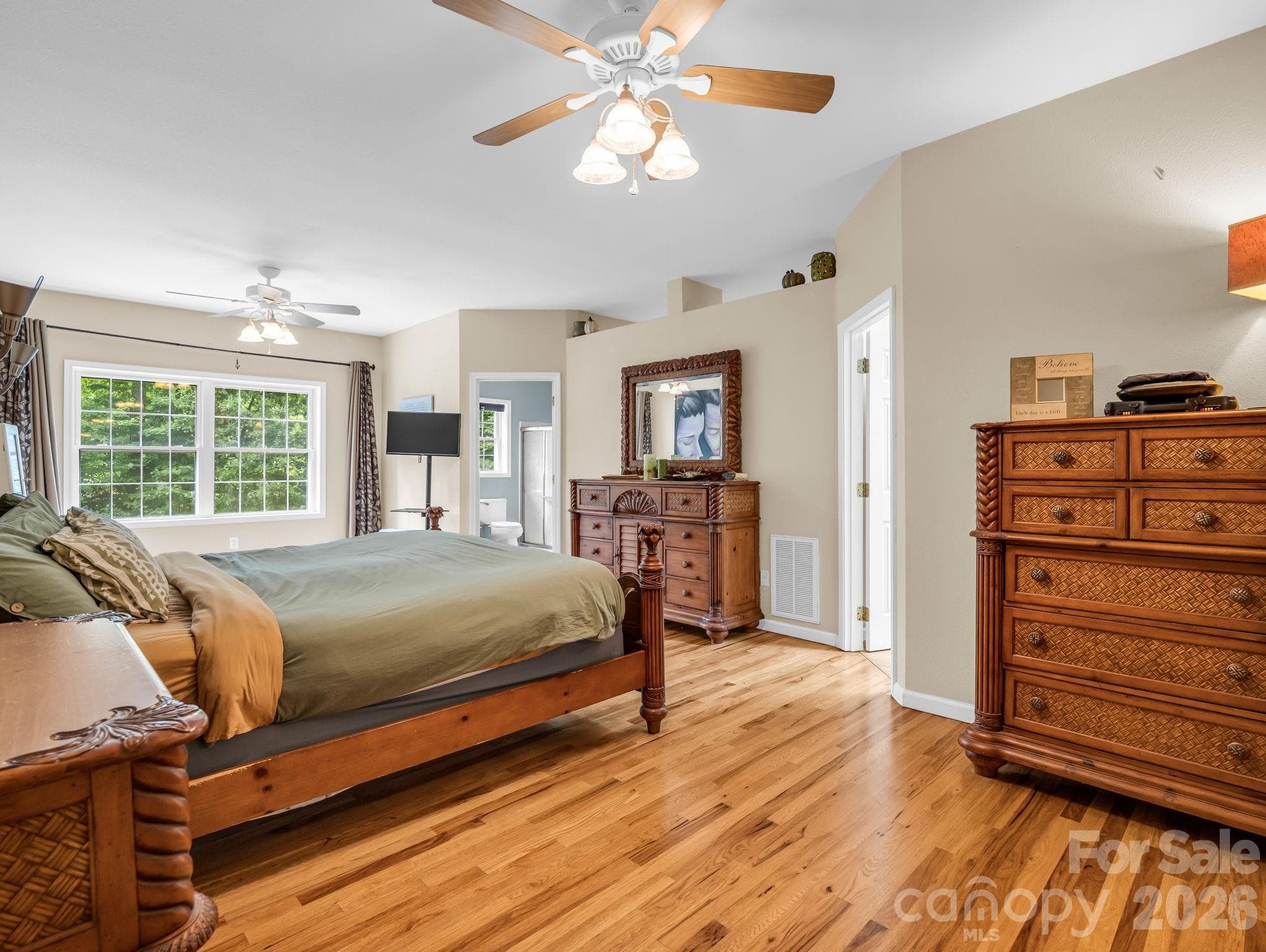 Huge Primary bedroom - 136 Limousine Lane, Pisgah Forest