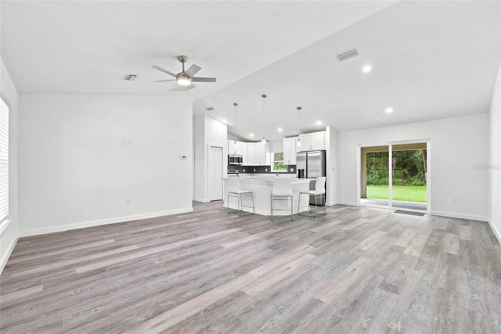 Single Family Residence at 2984 SE 140TH LN, SUMMERFIELD, photo 12 of 26