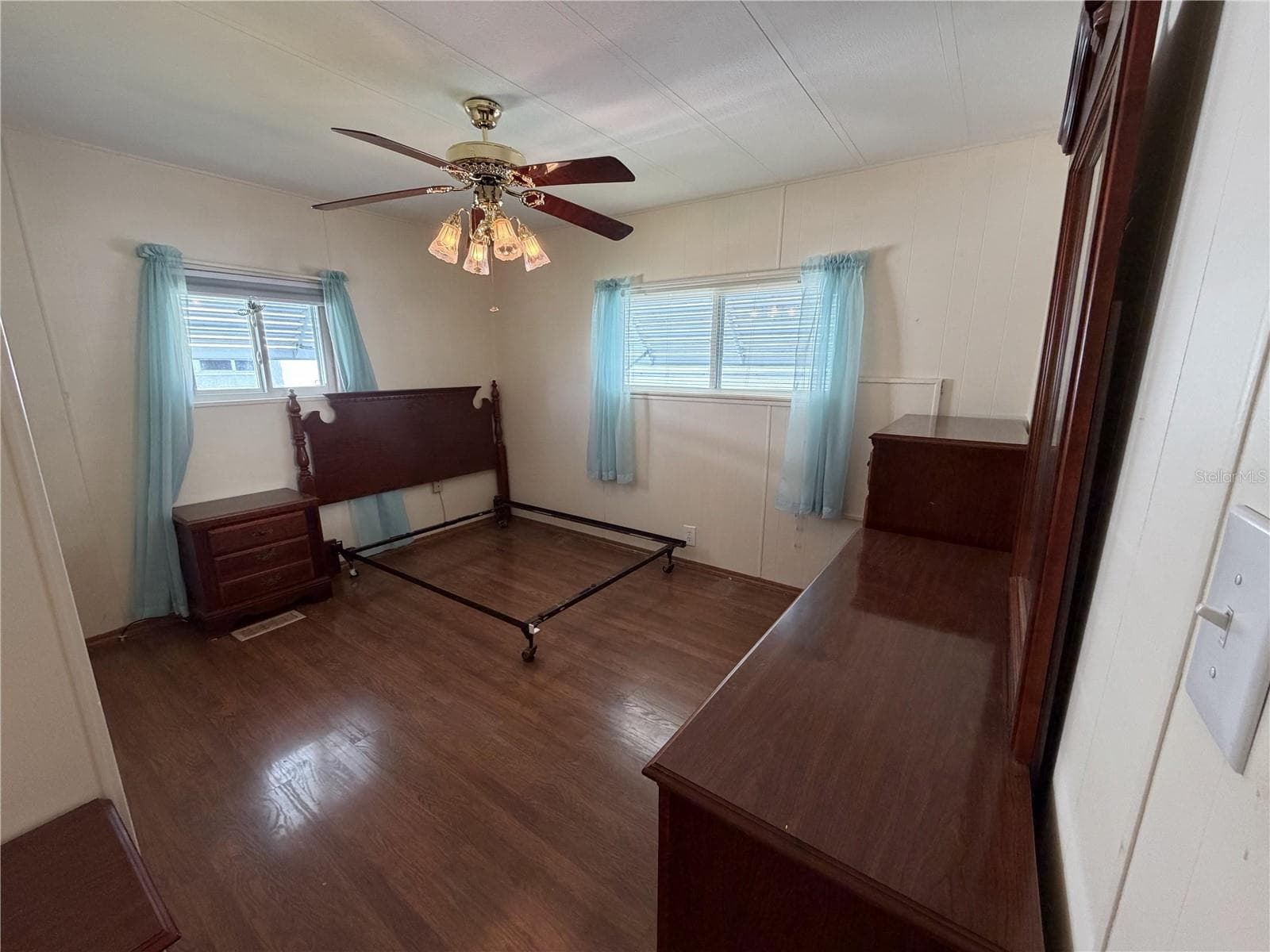 Mobile Home at 751 TRACI DR, LEESBURG, photo 14 of 23