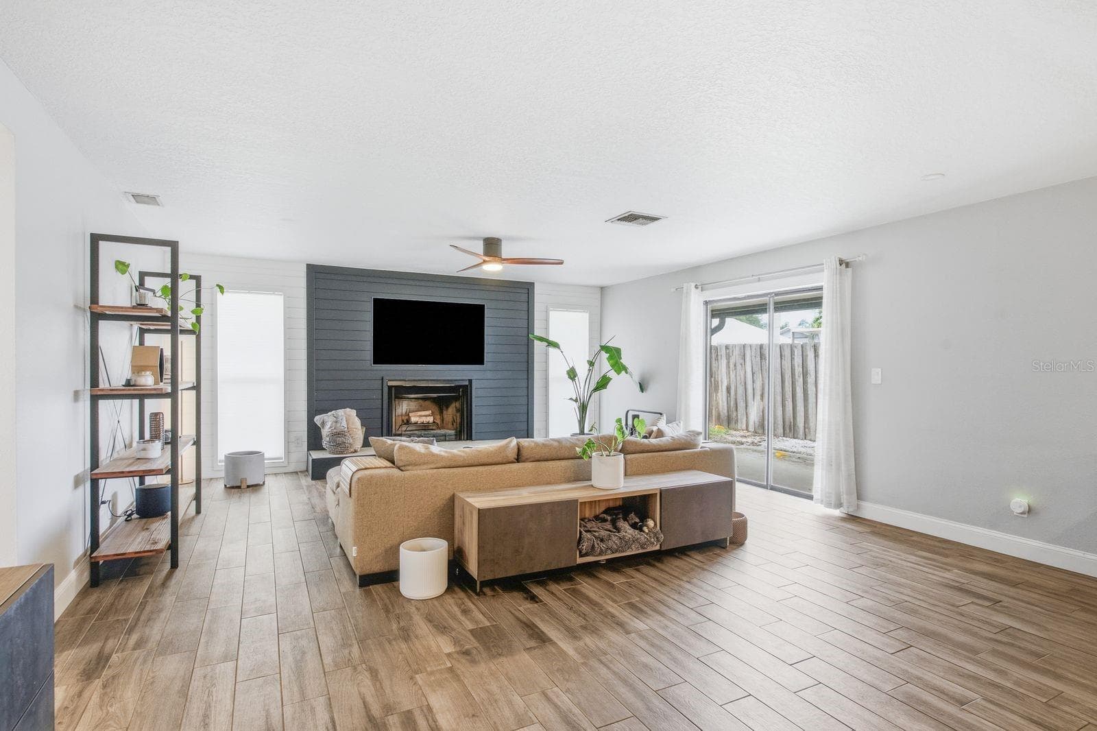 Open, bright and ready for entertaining. - 12620 115TH ST, LARGO