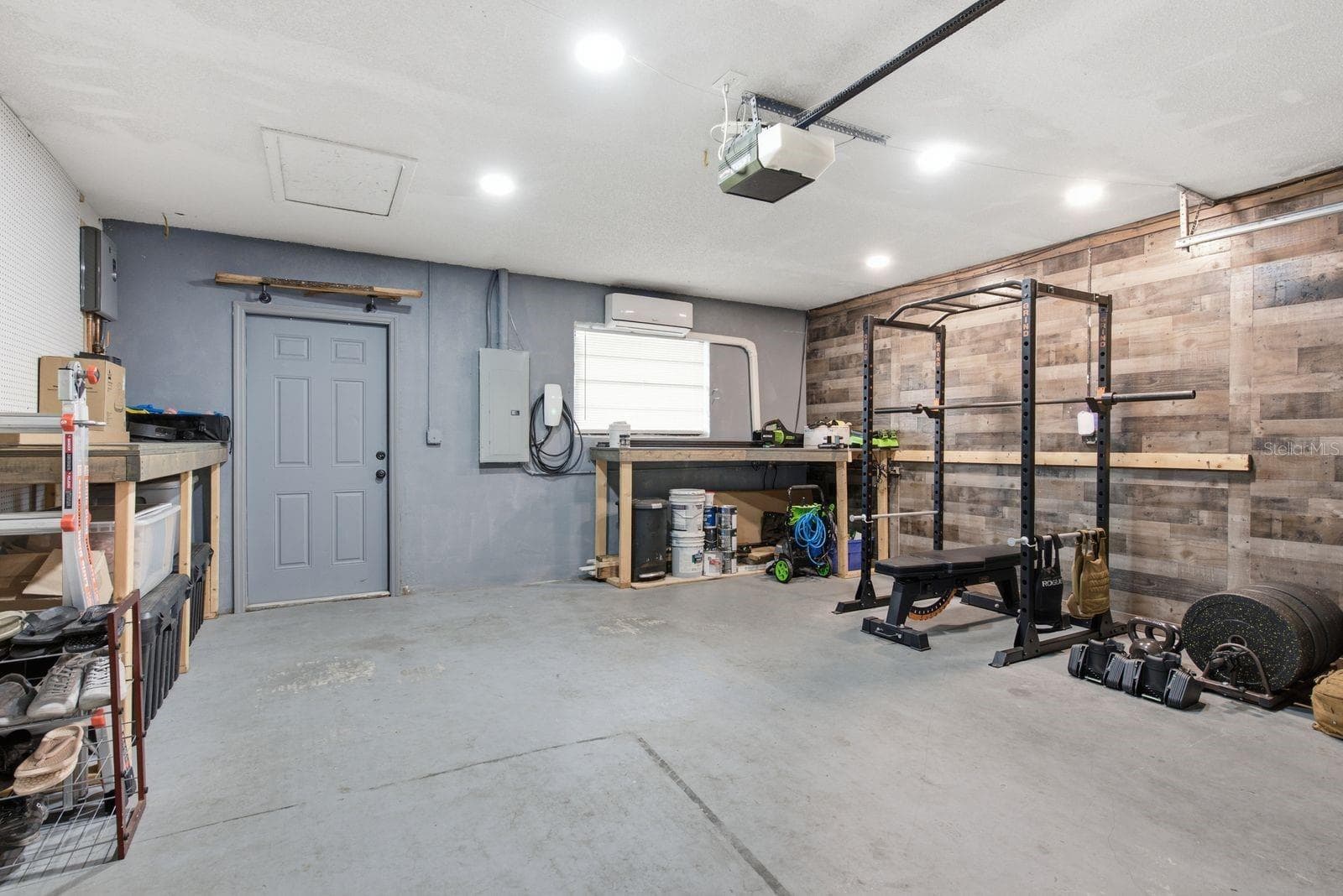 More than a garage...so many possibilities! - 12620 115TH ST, LARGO