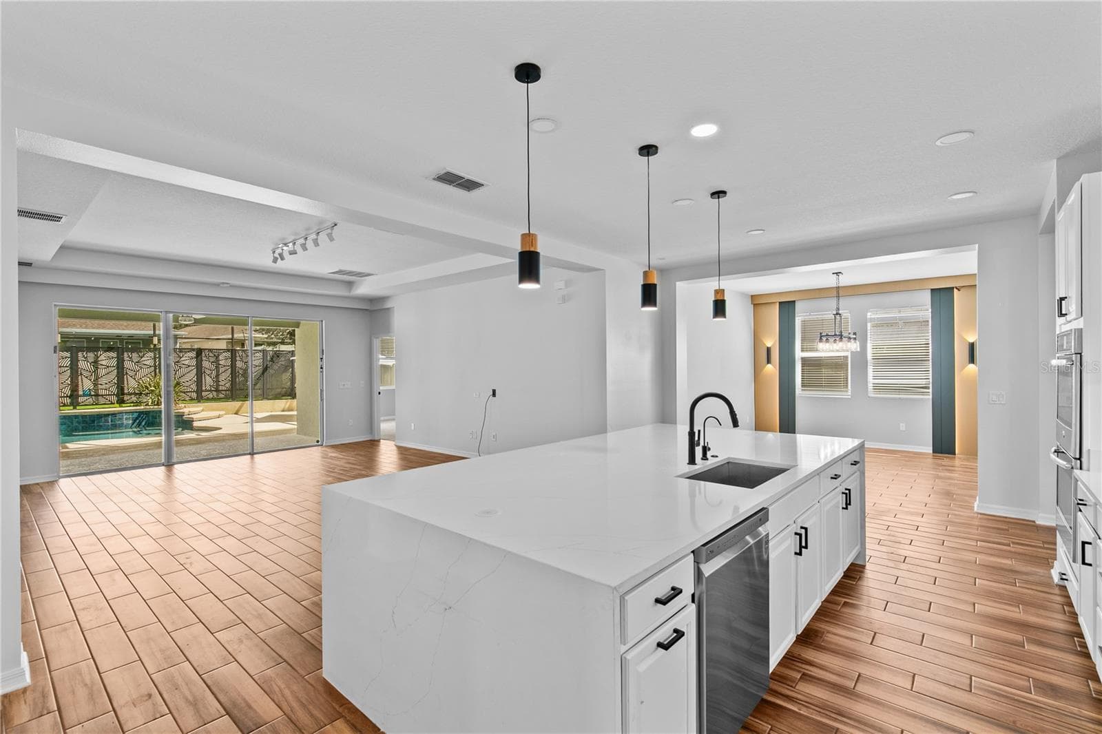 Single Family Residence at 14776 MAGNOLIA RIDGE LOOP, WINTER GARDEN, photo 15 of 55