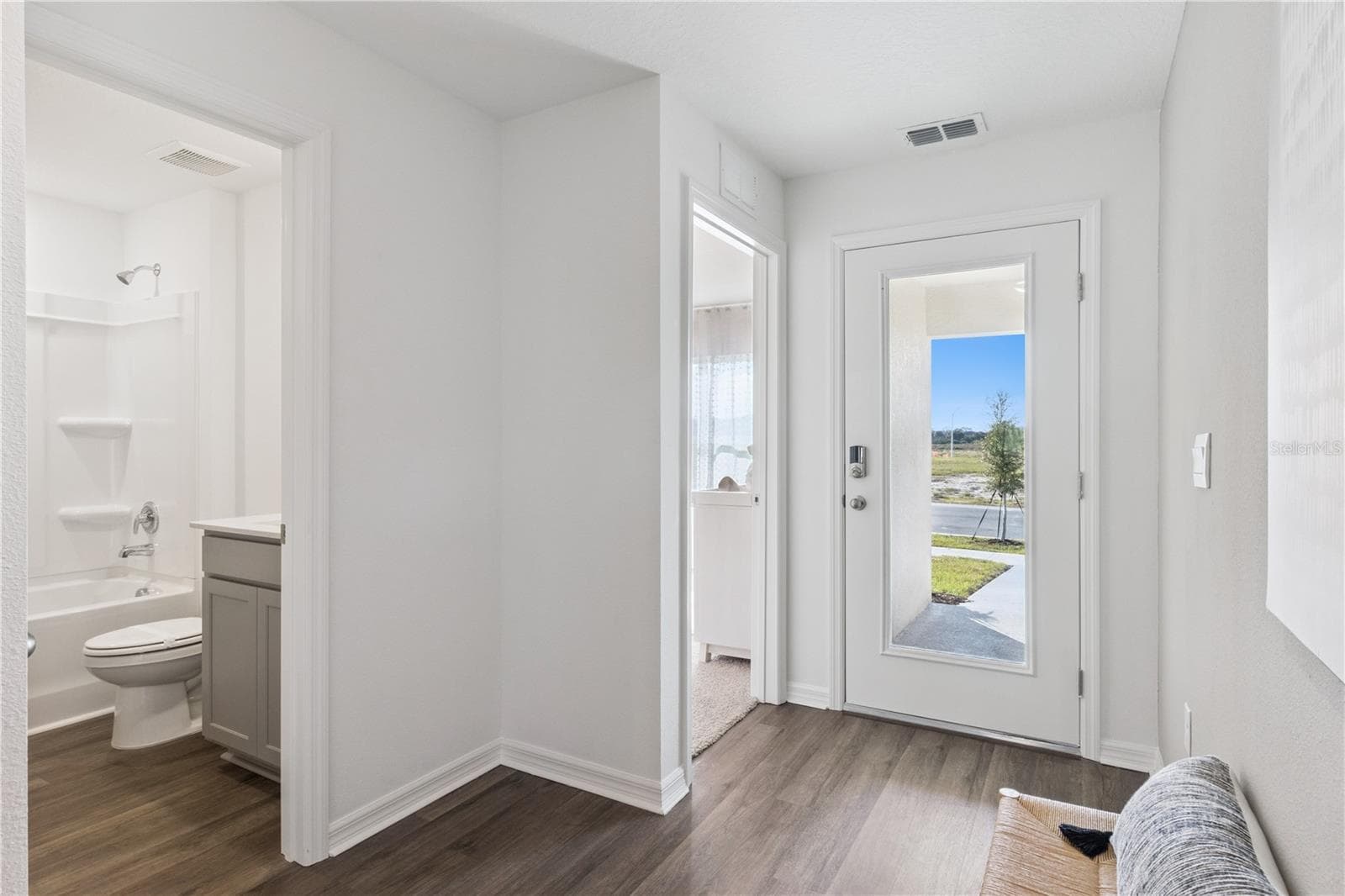 Single Family Residence at 1142 AMBER WAVES CT, LAKE WALES, photo 2 of 33