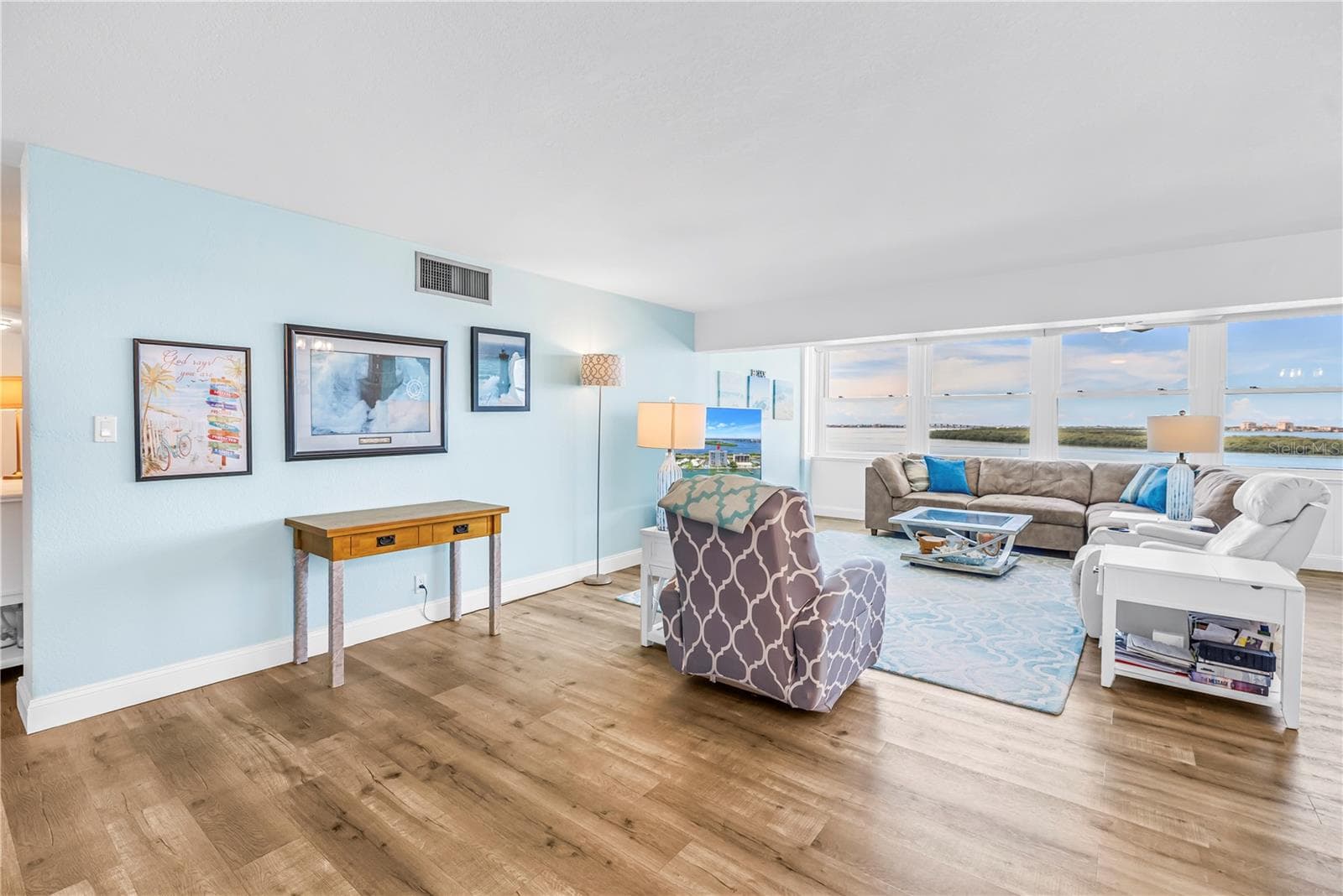 Entry & living - 7200 SUNSHINE SKYWAY LN S #8B, ST PETERSBURG