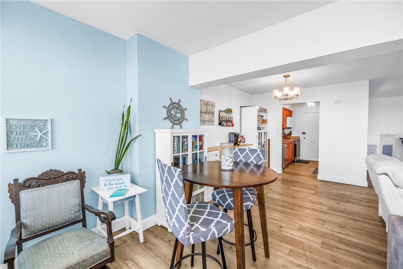 Informal dining - 7200 SUNSHINE SKYWAY LN S #8B, ST PETERSBURG