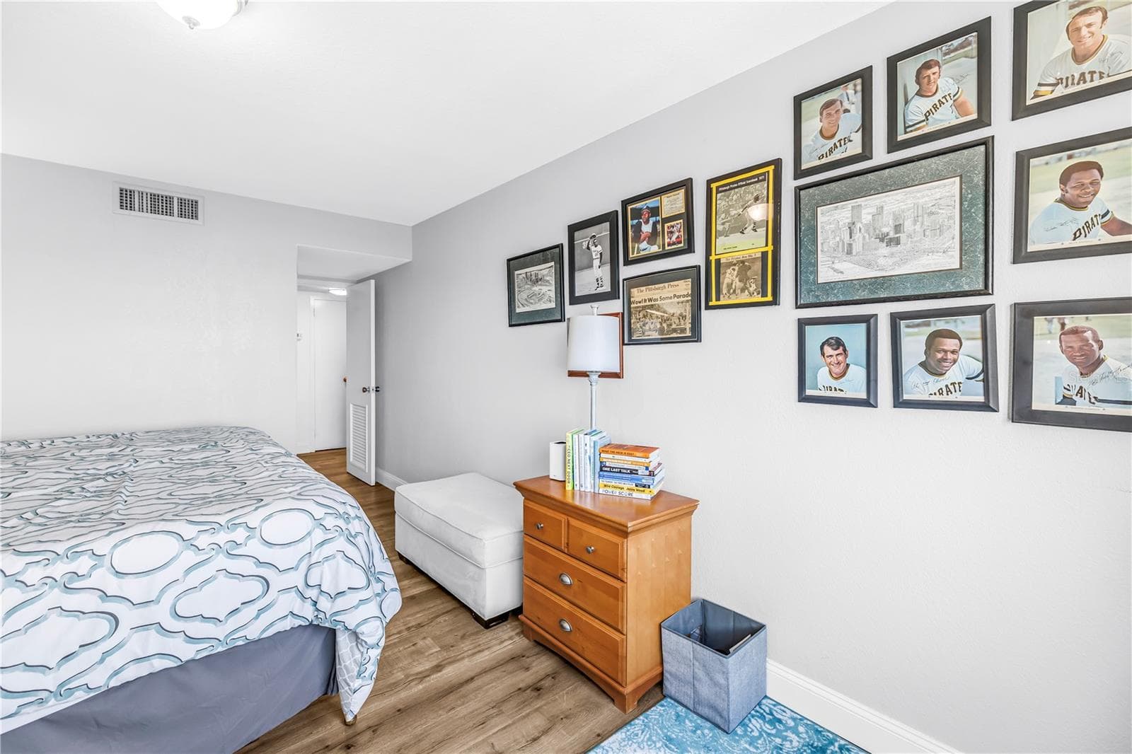 Guest bedroom - 7200 SUNSHINE SKYWAY LN S #8B, ST PETERSBURG