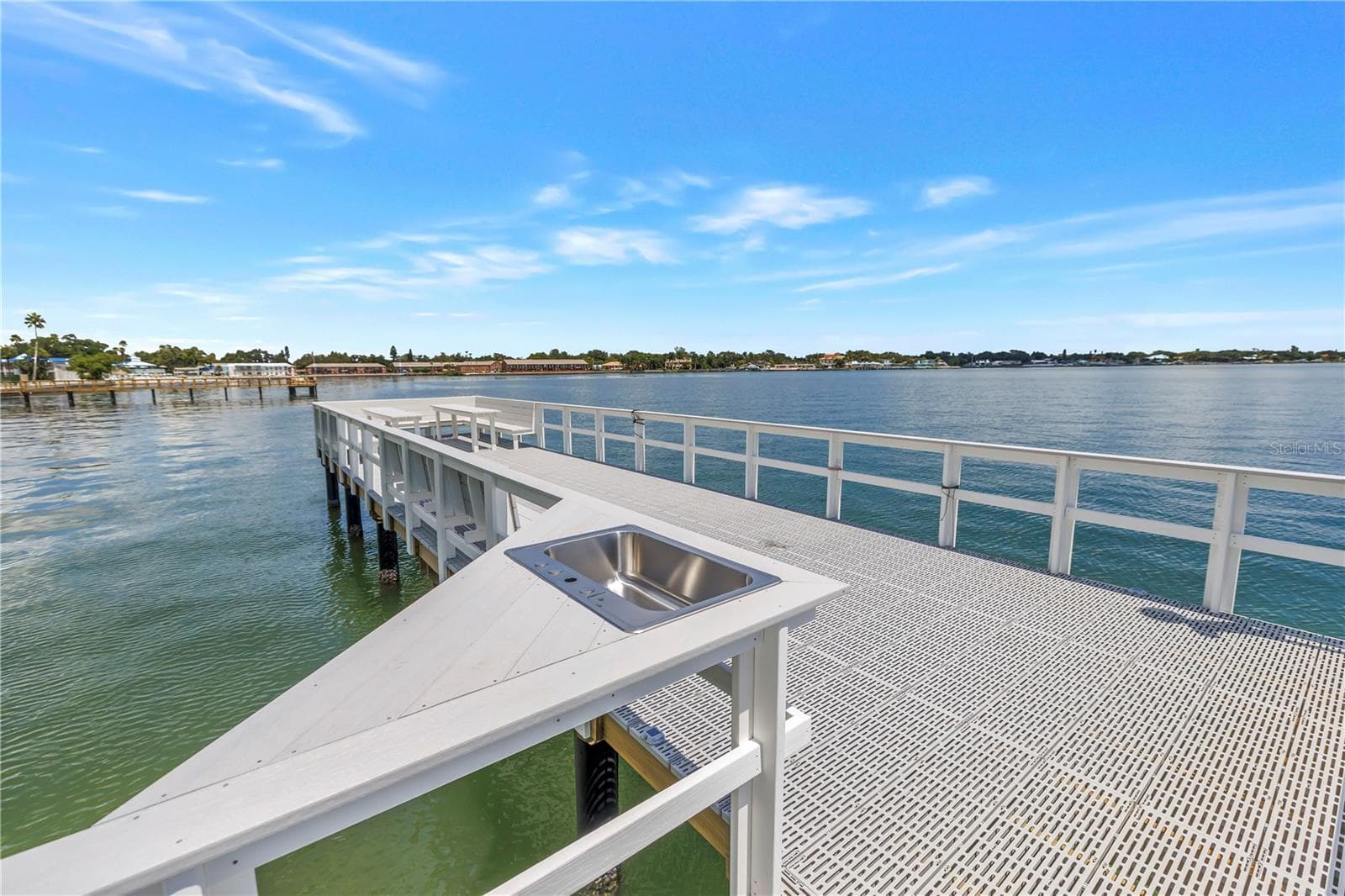 Fishing pier - 7200 SUNSHINE SKYWAY LN S #8B, ST PETERSBURG