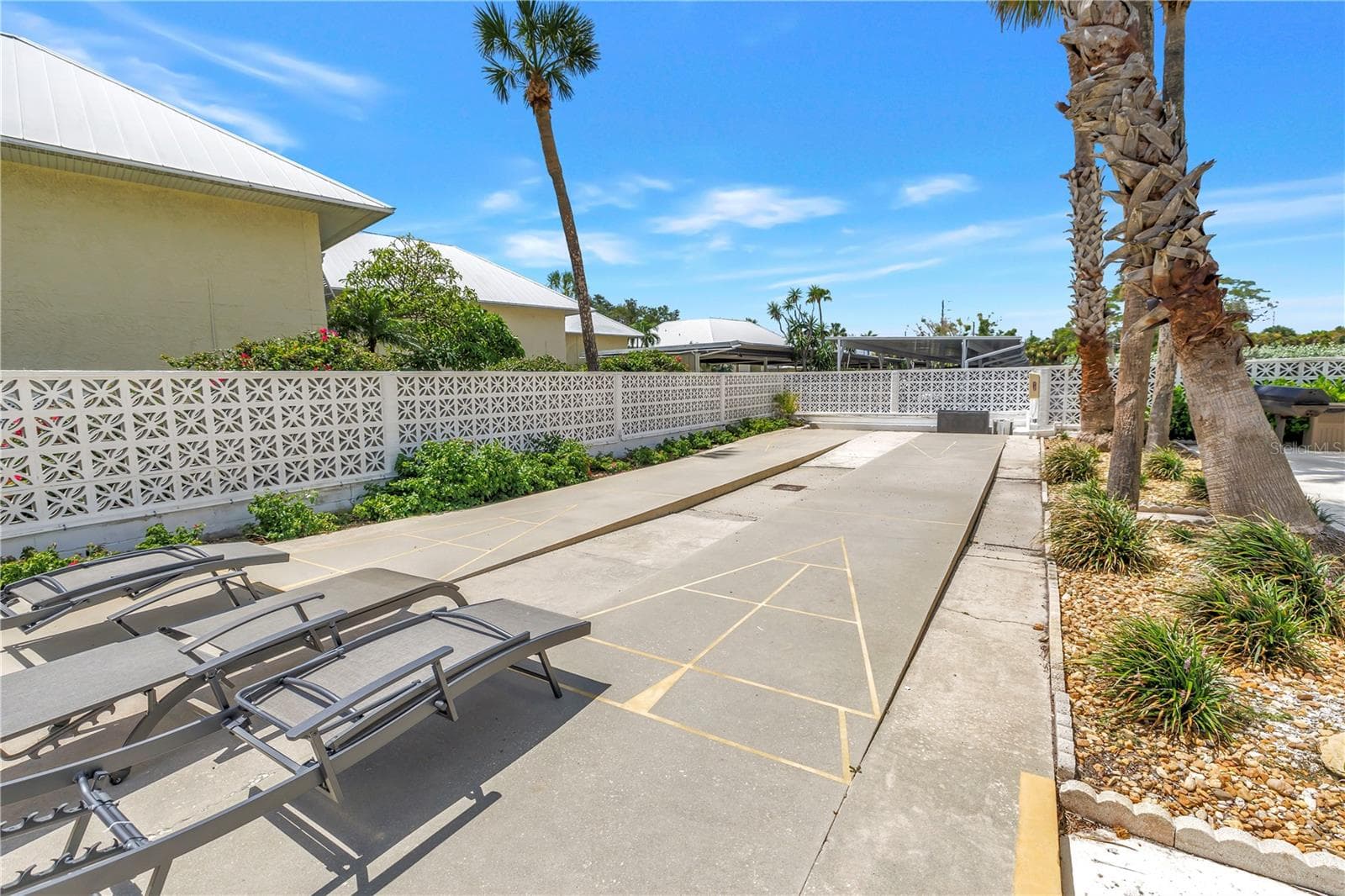 Shuffleboard! - 7200 SUNSHINE SKYWAY LN S #8B, ST PETERSBURG
