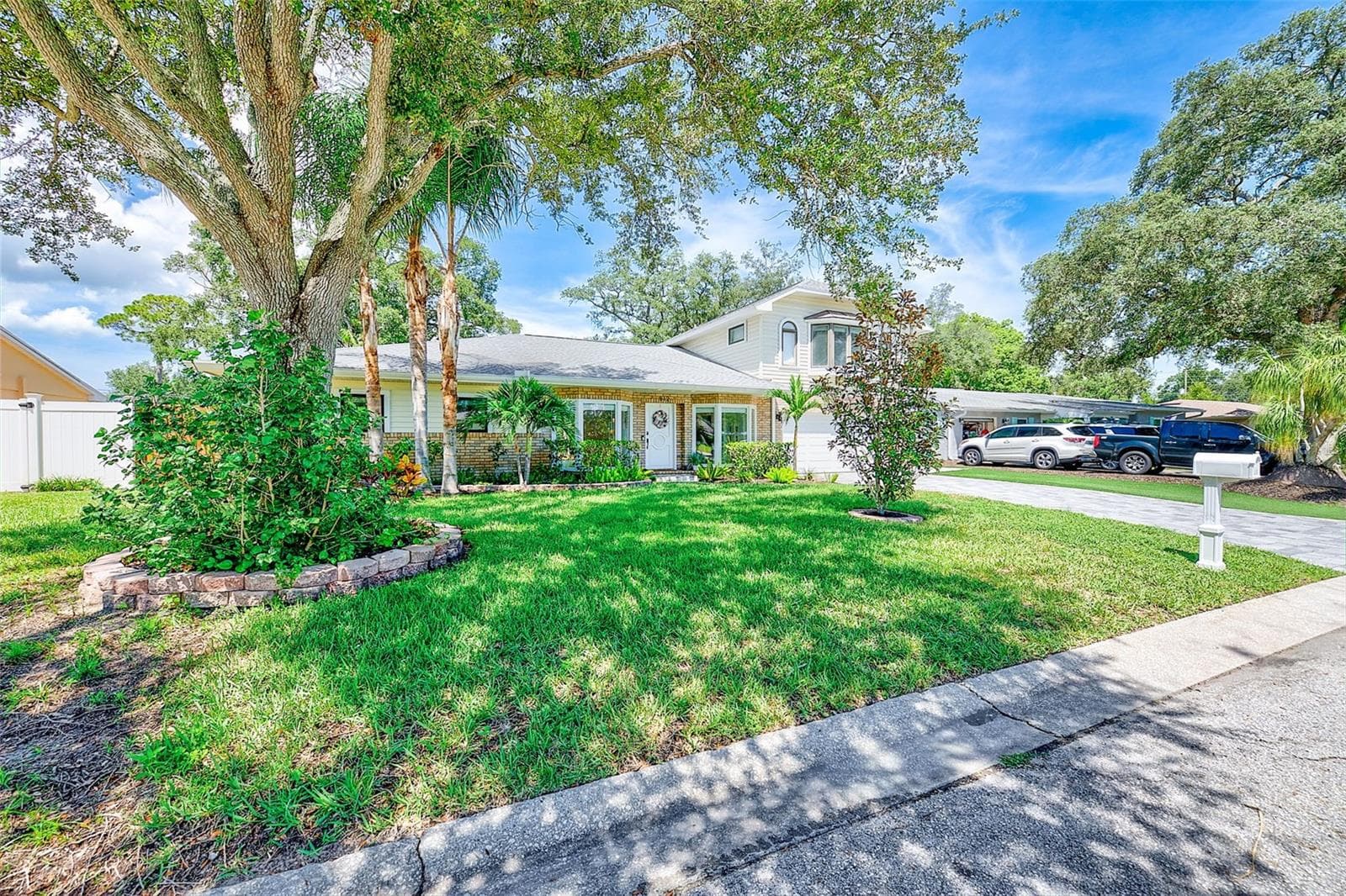 Single Family Residence at 812 WILLOWBRANCH AVE, CLEARWATER, photo 3 of 53