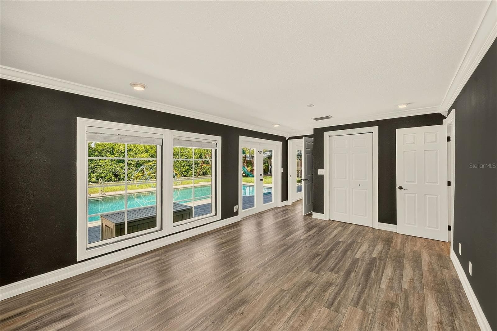 Single Family Residence at 812 WILLOWBRANCH AVE, CLEARWATER, photo 17 of 53