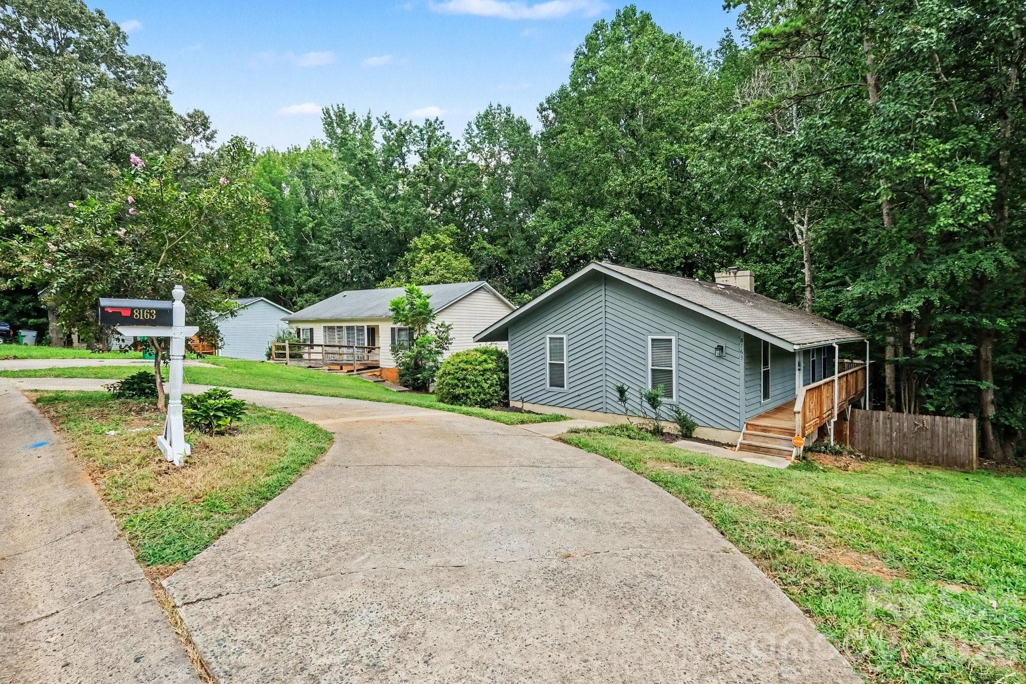 Single Family Residence at 8163 Walnut Creek Lane, Charlotte, photo 2 of 25