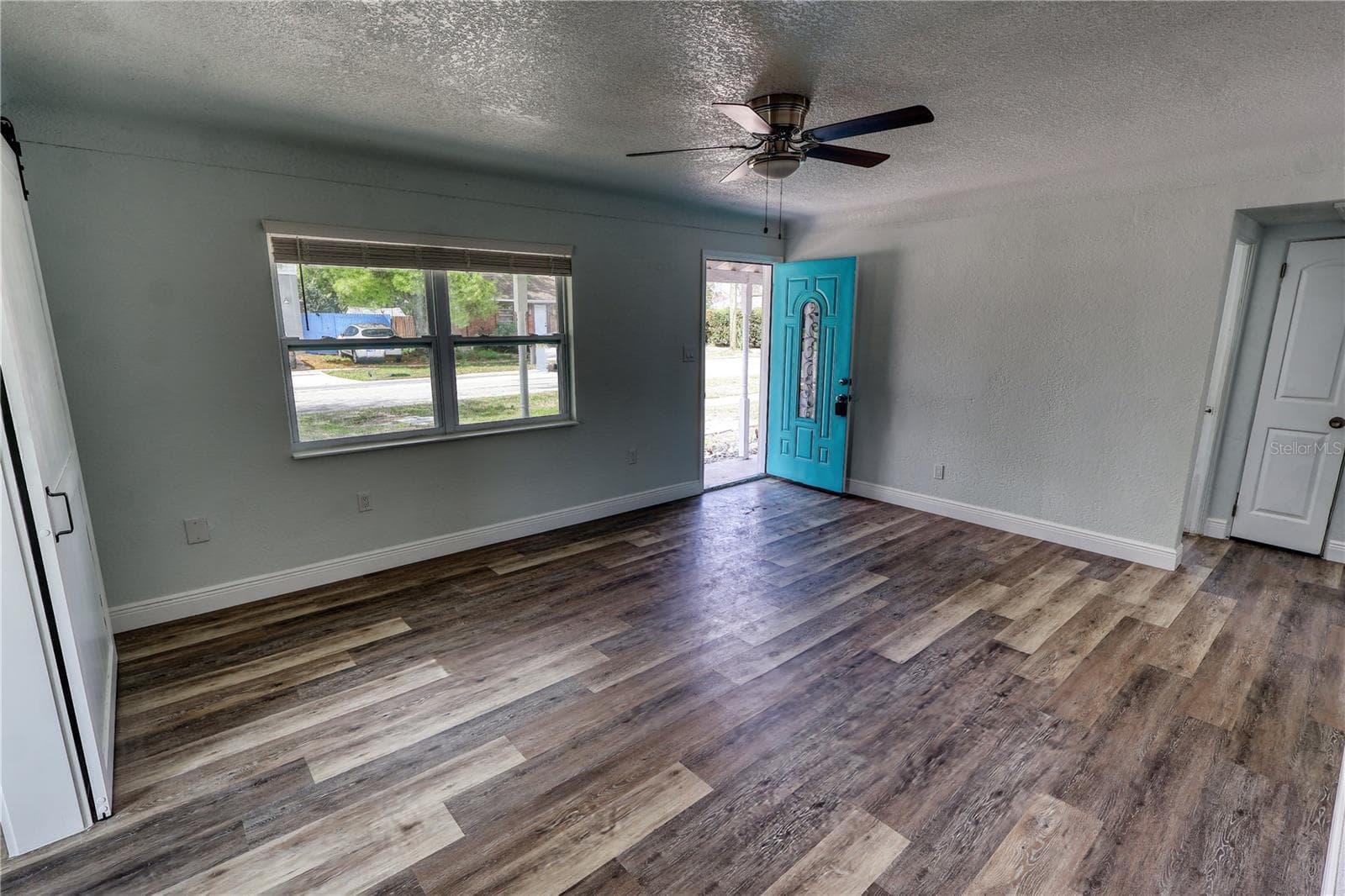 Main House Entry/Living Room - 116 44TH ST S, ST PETERSBURG
