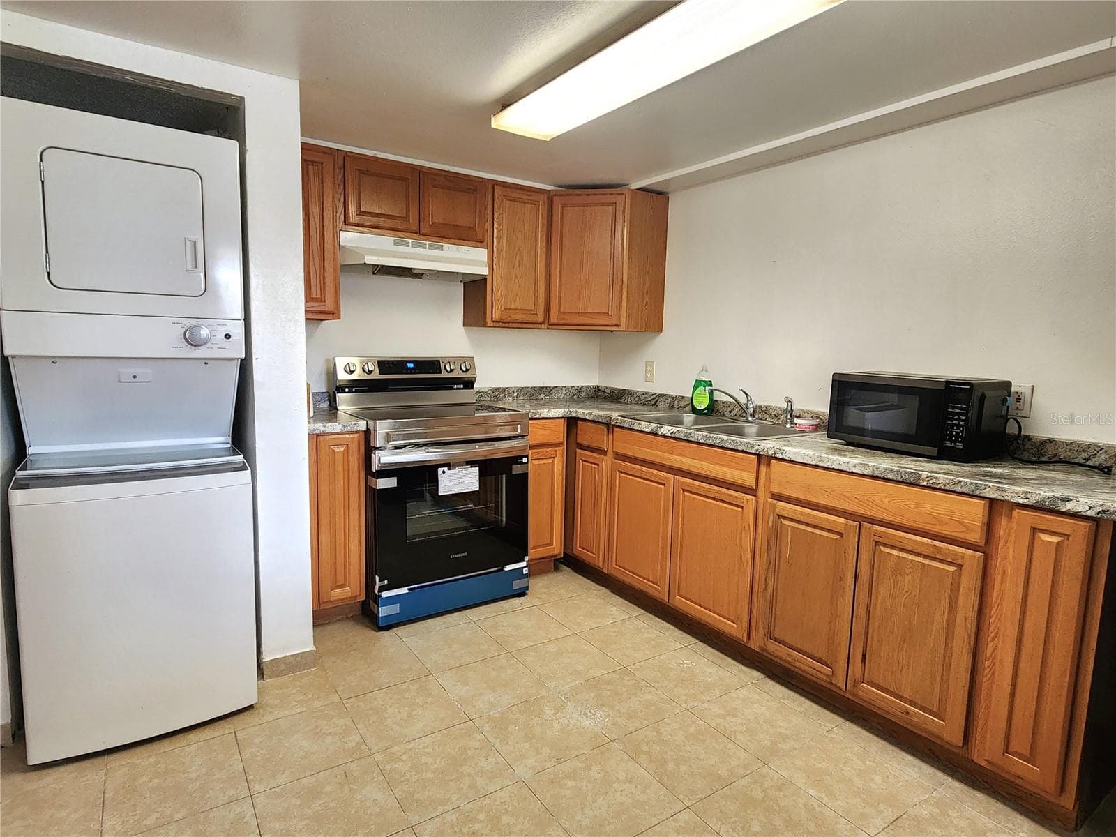 Washer/Dryer Included - 8215 FAIRWAYS CIR #G202, OCALA