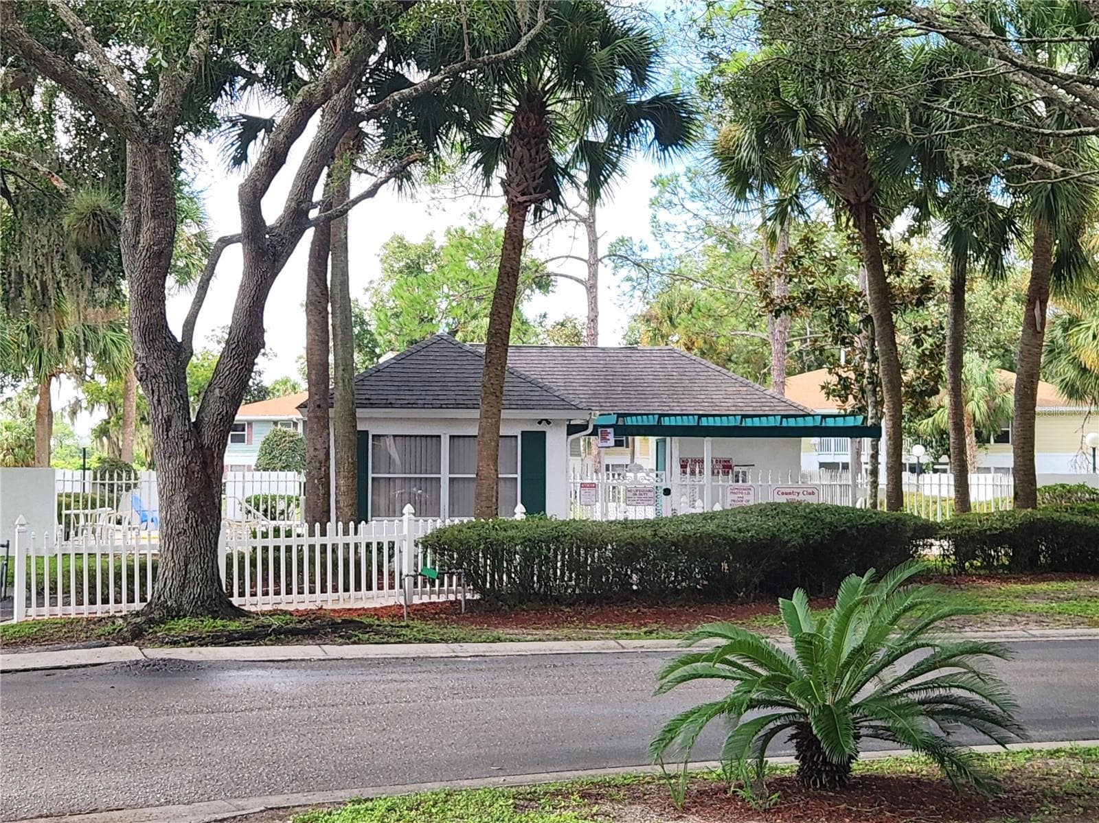 Pool Entrance - 8215 FAIRWAYS CIR #G202, OCALA