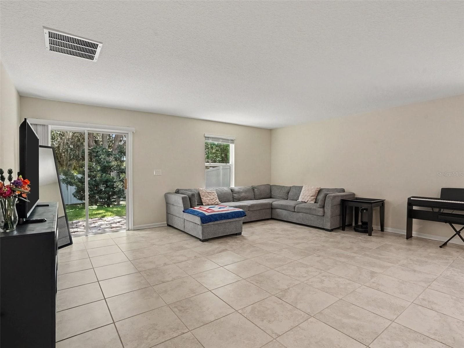 Single Family Residence at 4469 BLUFF OAK LOOP, KISSIMMEE, photo 6 of 33